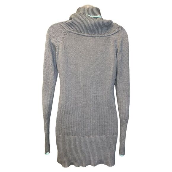 Guess sweater shit - Picture 2 of 4